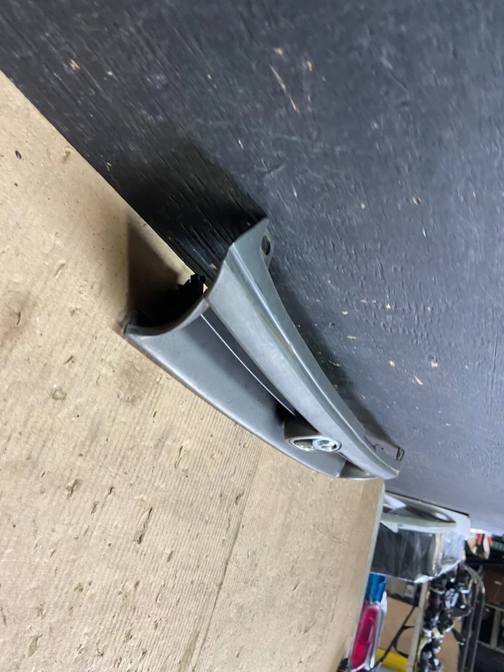 1993 to 1997 Toyota Corolla Front Upper Grill Grille O0560 DG OEM - Image 3 of 4