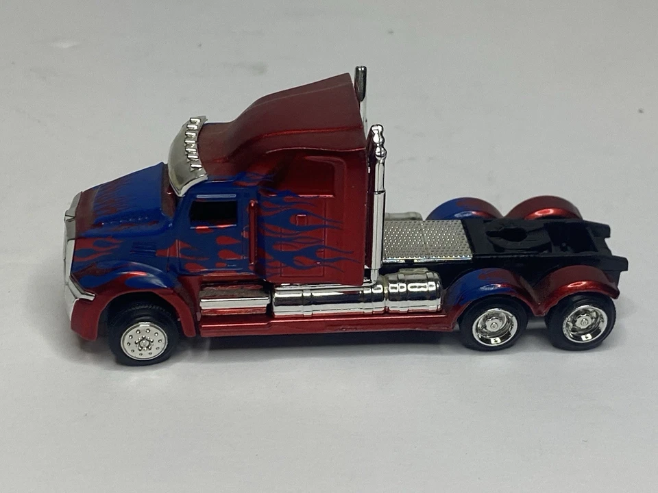 罕见彩色变压器 OPTIMUS PRIME Western Star 5700 XE 1/64 半拖拉机 — 第 3/4 张图片