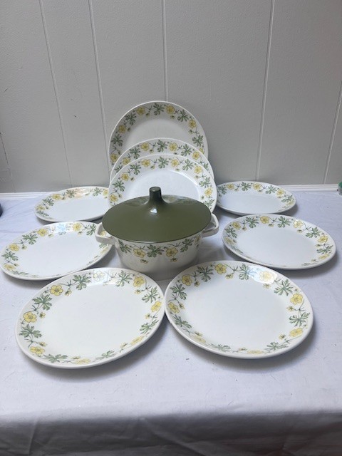 Vintage Figgjo Flint Norway Daisy Floral Dinnerware – Covered Casserole & Plates