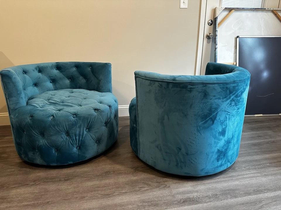 Cadeiras muito boas também muito confortáveis. Seria ótimo para um filme sentado ou foto - Imagem 4 de 4