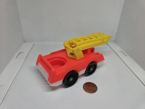 Vintage Fisher Price little people red fire truck