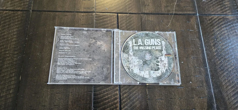 The Missing Peace by La Guns (CD, 2017) Foto 3 de 4