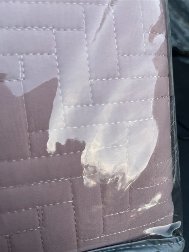 Juego de manta y farsa de edredón Emerson rosa bordado 66” X 90” doble NUEVO Foto 4 de 4