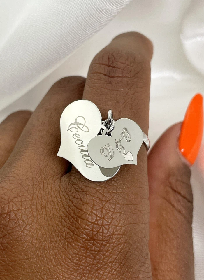 Anello con due cuori pendenti in argento 925 con incisione - Immagine 2 di 4