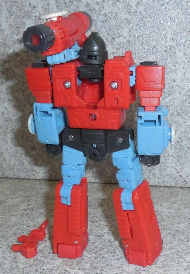 Transformers Studio Series 86 Perceptor complete Ss-86 deluxe figure - Image 4 of 4