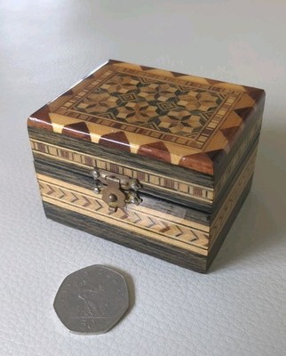 Vintage Miniatur Intarsien lackiert Mosaik Holz Intarsien Schmuckkästchen H5 B7 T6 cm