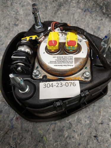 Tesla Model Y Steering Wheel Part OEM 1508347-CN-C - Bild 5 von 6