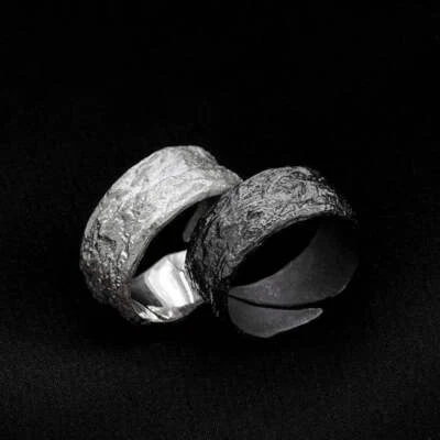 Außergewöhnlicher Retro Designer Ring als Licht und Schatten im Minimalistischen - Bild 1 von 4