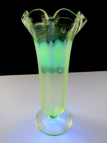 James Powell / Whitefriars Uranium Straw Opaline Vaseline Glass Vase C1900 - Picture 1 of 10