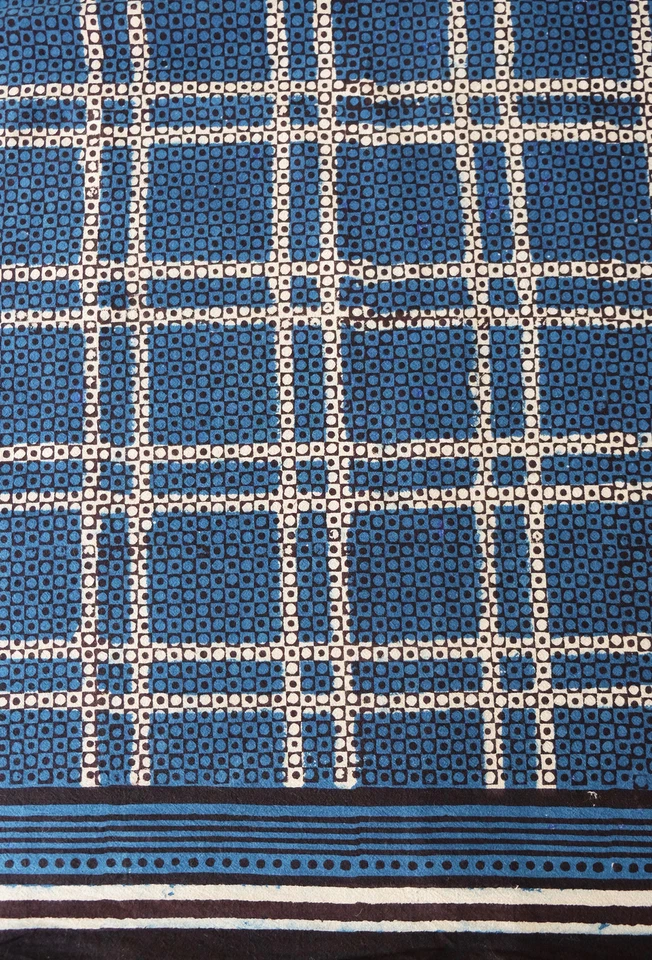 Mantel estampado en bloque a mano - Madras Indigo - 70" x 108" Foto 3 de 3