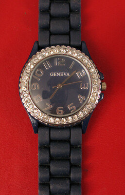 GENEVA WATCH NOT WORKING FOR PARTS REPAIR UNTESTED MAY JUST NEED