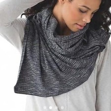 Lululemon Grey Woven Stretch Snap Infinity Scarf One Size
