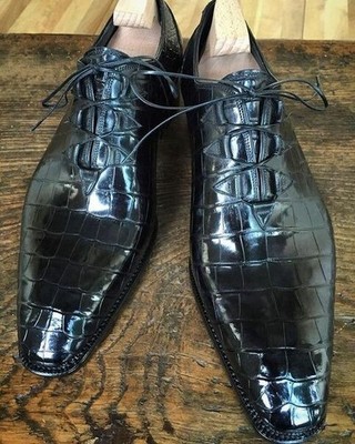 Luxurious Black Crocodile Dress Shoes with Shiny Finish Patent Crocodile texture