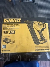 NEW DEWALT 20V CORDLESS FINISH NAILER 15 GAUGE KIT DCN650D1