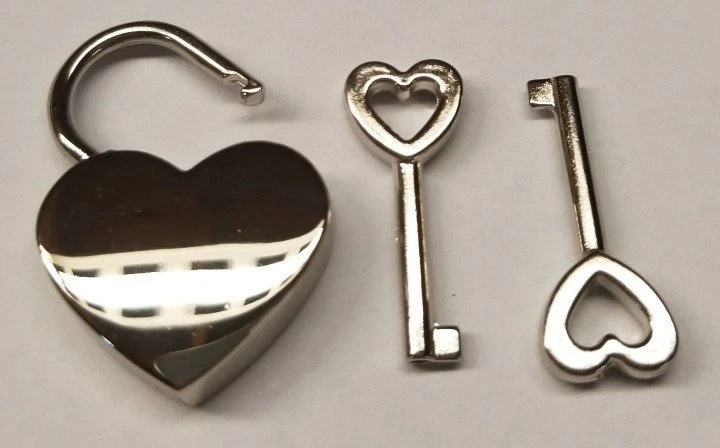 Corazón Niquelado Cromo Almohadilla Bloqueo Brillo Llaves de lujo Joyero Bolsa Pequeña... Foto 3 de 4