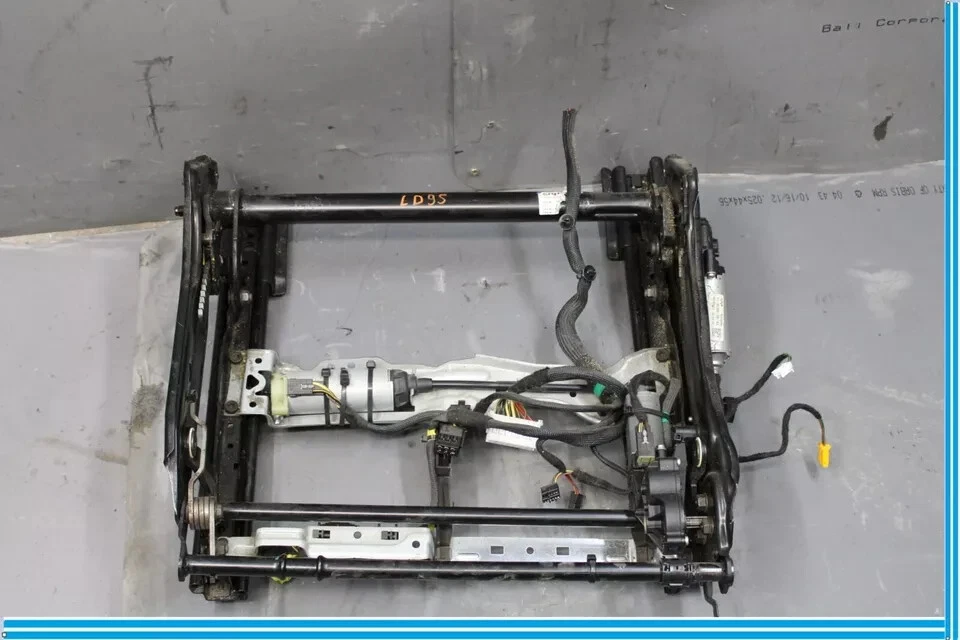 Marco de riel de asiento inferior delantero izquierdo 10-16 Mercedes W204 W207 C250 E500 OEM Foto 2 de 4