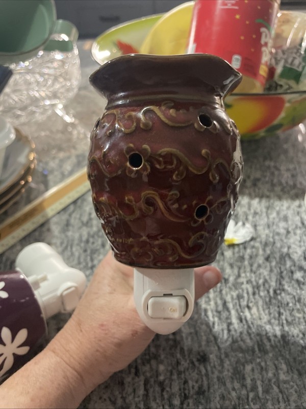 VINTAGE — SCENTSY ROMA BROWN WAX MELT WARMER NIGHTLIGHT