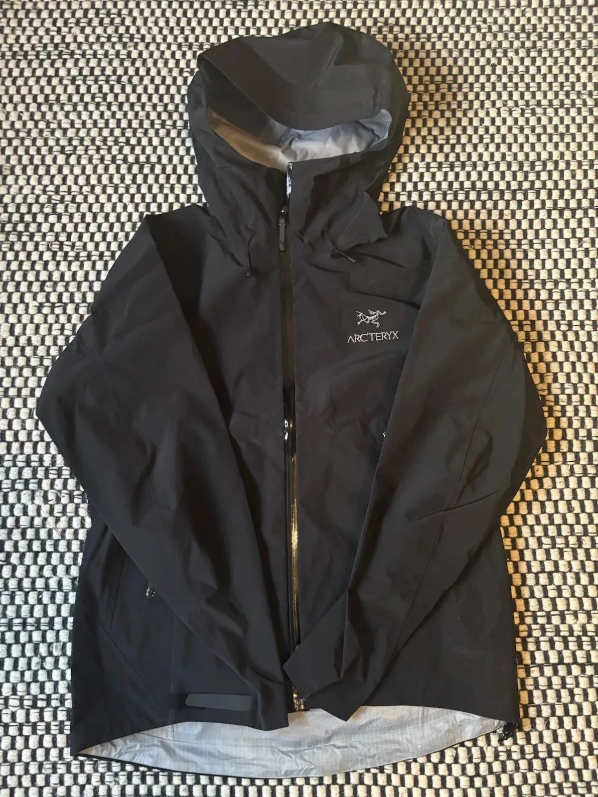 Arc'teryx Beta LT Jacket Mens Small New with Tags Black Waterproof GoreTEX