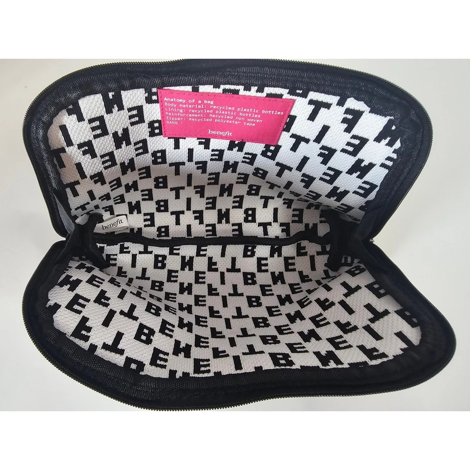 Bolsa de cosméticos Benefit Cosmetics negra blanca tejida con monograma - Material reciclado Foto 4 de 4