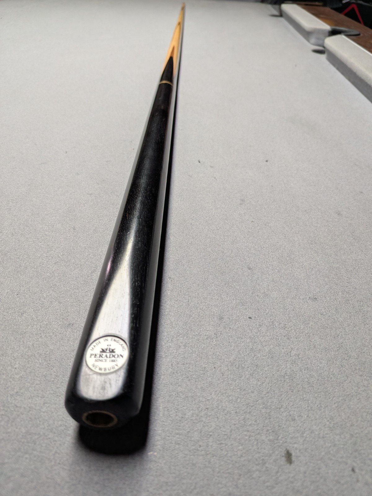 PERADON NEWBURY 3/4 SNOOKER/POOL CUE (hardly used - exceptional) + EXTRAS
