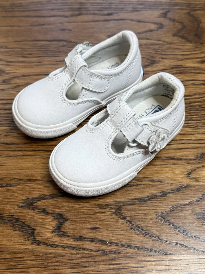 Zapatilla deportiva Keds Daphne de cuero blanco para niñas con cierre de gancho/bucle de flores 4M Foto 3 de 4