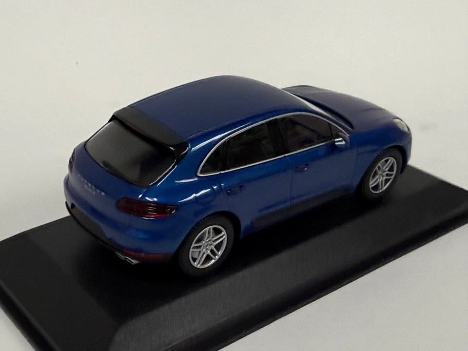 Porsche Macan 1/43 Minichamps de 2013 en azul metálico WAP 020153 OE BK039B Foto 3 de 4