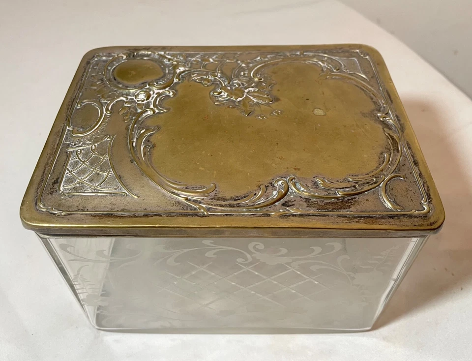 Antiguo 1800 ornamentado plateado latón corte grabado cristal WMF ataúd caja de galletas Foto 2 de 4