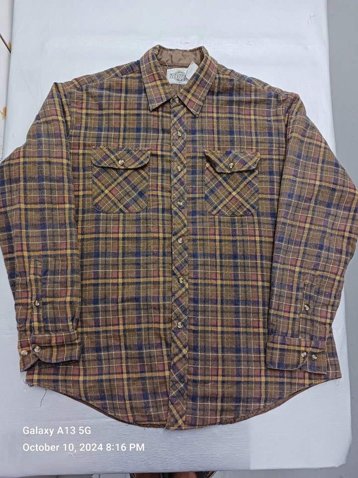 Camisa acolchada manga larga abotonada talla XL Territorio del Noroeste  Foto 2 de 4