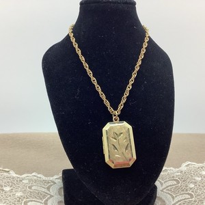 Authentic Carla Signed 14K 1/20th Gold Plated Brushed Etched Photo Locket Necklace