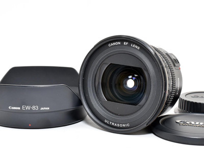 Canon EF 20-35mm f/3.5-4.5 USM Weitwinkel-Zoomobjektiv [Near Mint] Japan Y2271