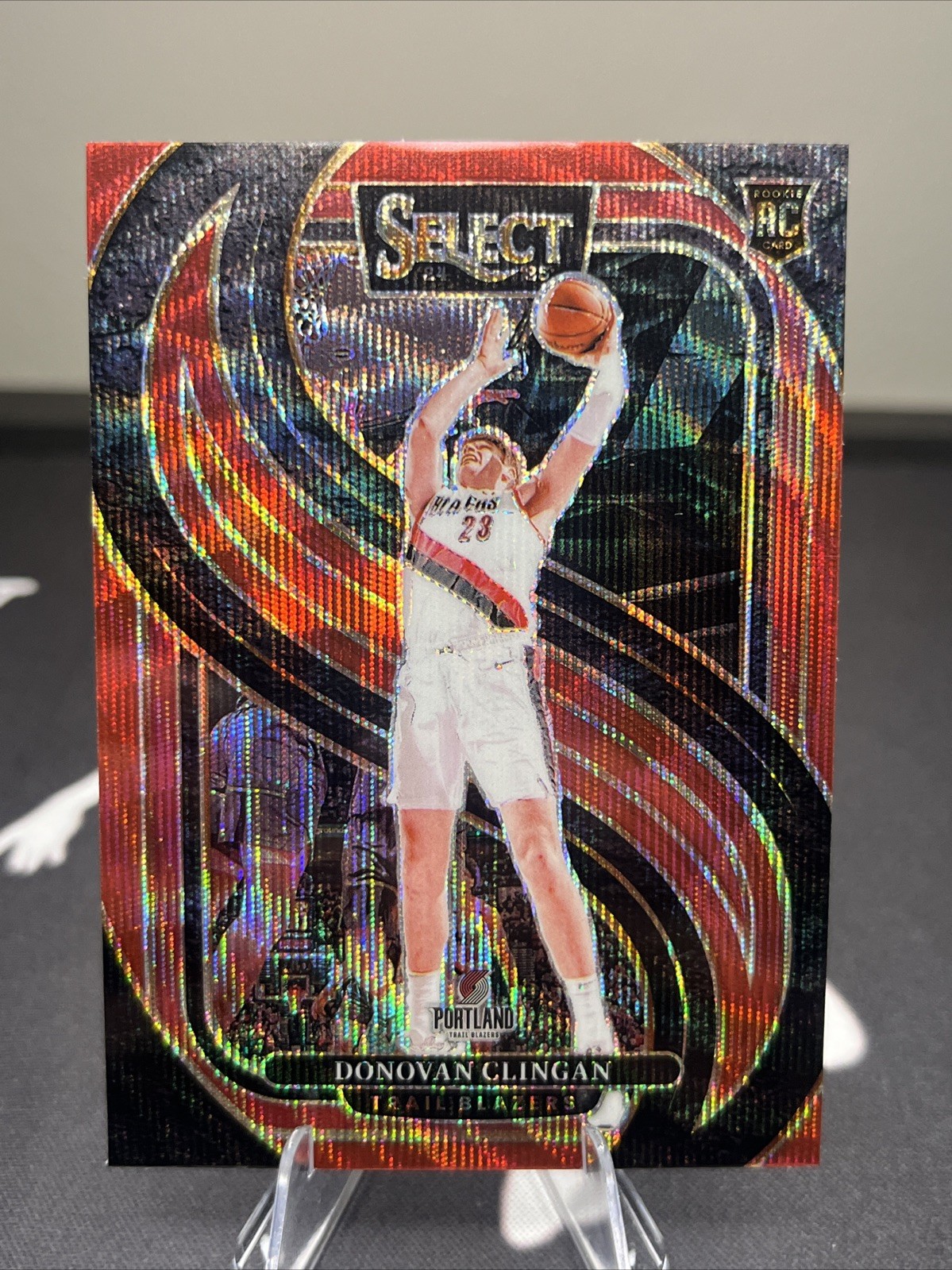 2024-25 Panini Select Premier Donovan Clingan #199 Red Wave Prizm RC