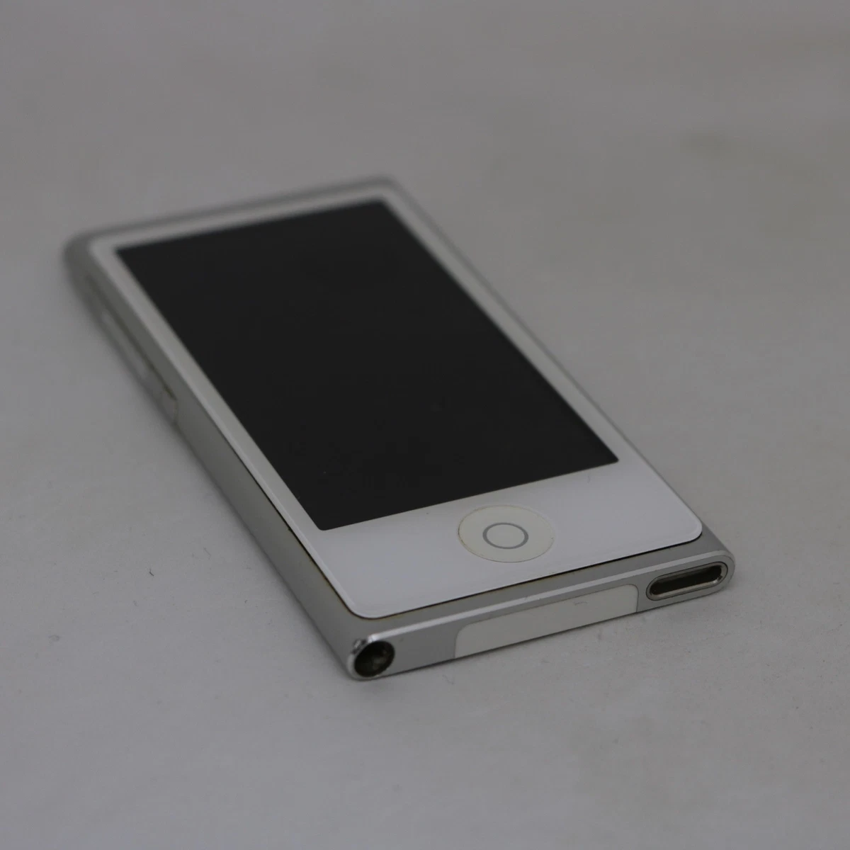 Apple iPod nano 7. Generation Silber (16GB) MP4-Player / Bluetooth / Händler