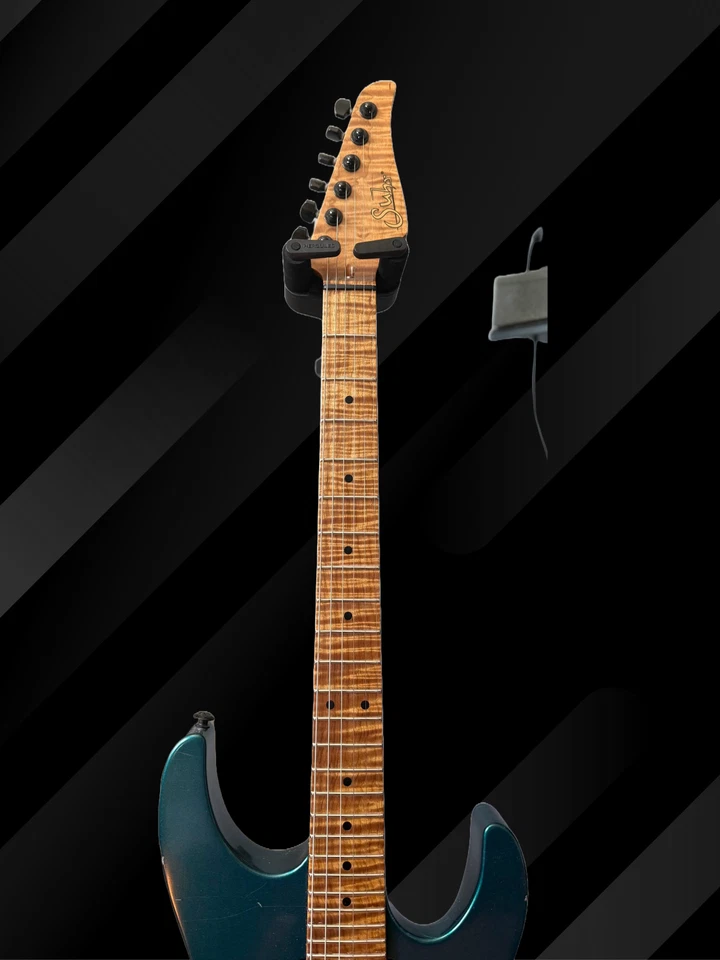 Guitarra Eléctrica Antigua Moderna Suhr - Ocean Turquesa Metálica Usada Foto 3 de 4
