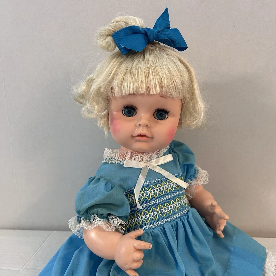 "Muñeca Eegee Baby Toddler 1974 de colección cabello rubio bebida ojos húmedos dormidos TLC 18"" de alto" Foto 2 de 4