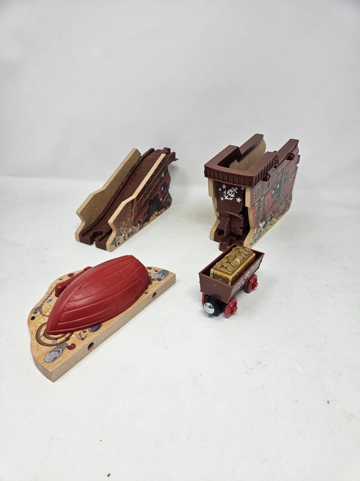 Juego de 8 figuras de barco pirata ferroviario de madera Thomas & Friends puente túnel en muy buen estado Foto 4 de 4