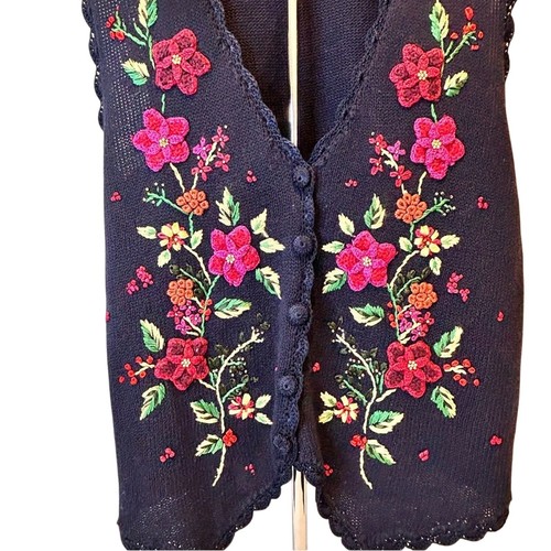 Vintage Embroidered Details Coastal Granny Cottage Knit Vest Boho Chic MED - Picture 2 of 9