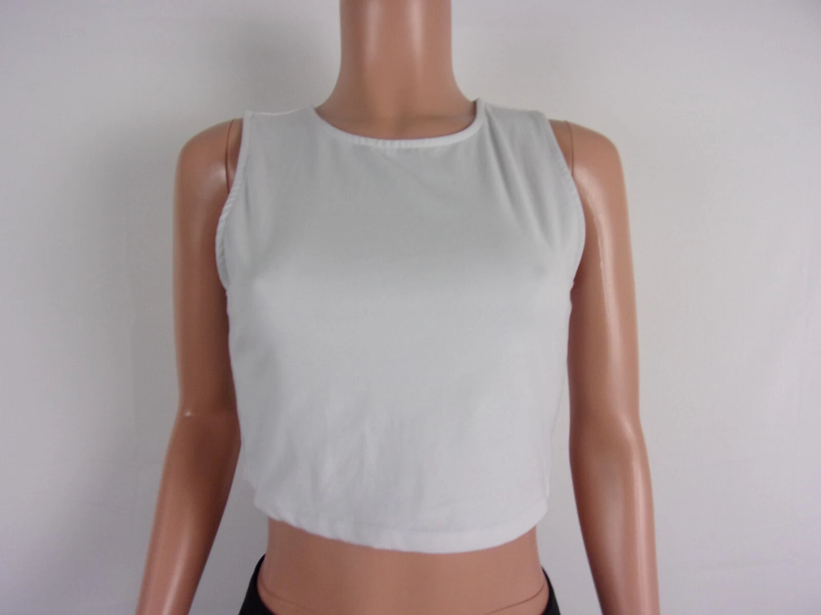 yogalicious sleeveless athletic crop tank-top