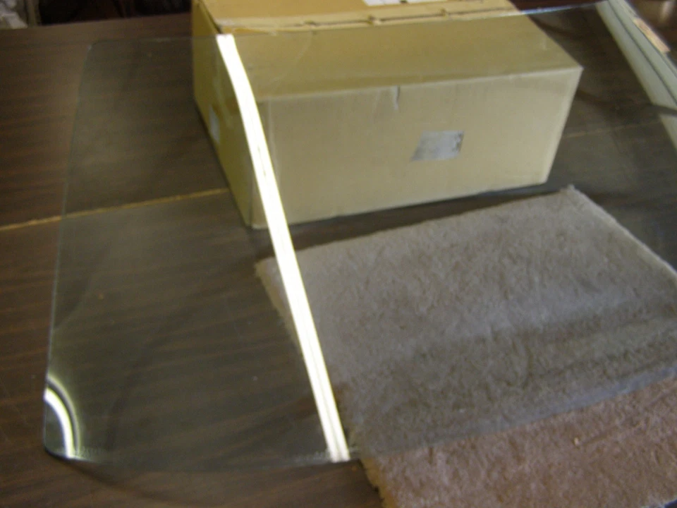 Nuevo de Lote Antiguo 1977 1978 1979 Datsun 200SX Parabrisas Vidrio Cupé Foto 3 de 4