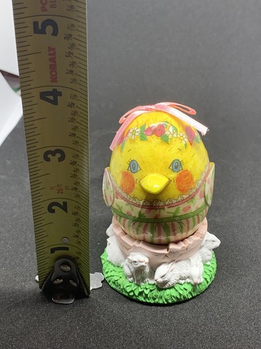 Vintage Easter Egg Chick Shaped Decoupaged Spring Decoration With Stand 3.75” - 第 2/6 張圖片