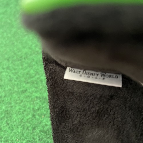 NEW Disney Golf Goofy Putter Cover Taking a Drop Blade Bright Green Magnetic - Picture 5 of 5