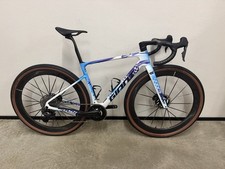 Giant Revolt size M
