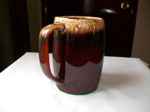 HULL OVEN PROOF BROWN DRIP GLAZE BEER STEIN COFFEE MUG 5"  18 oz. USA