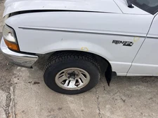 (LOCAL PICKUP ONLY) Driver Left Fender Without Wheel Lip Moulding Fits 98-00 RAN