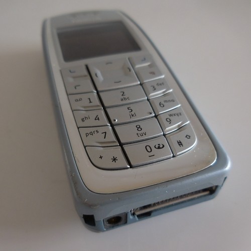 Téléphone mobile NOKIA 3120 avec chargeur - Photo 2 sur 12