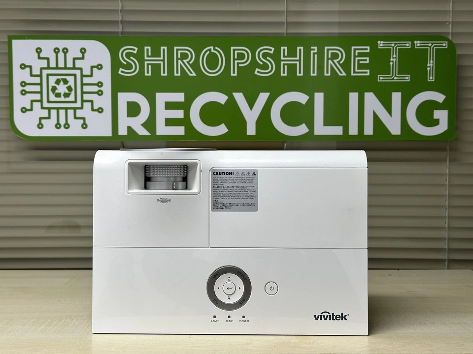 Projector VIVITEK DX813 XGA full 3D HDMI 2662 Lamp hours Used Tested - Image 2 of 4