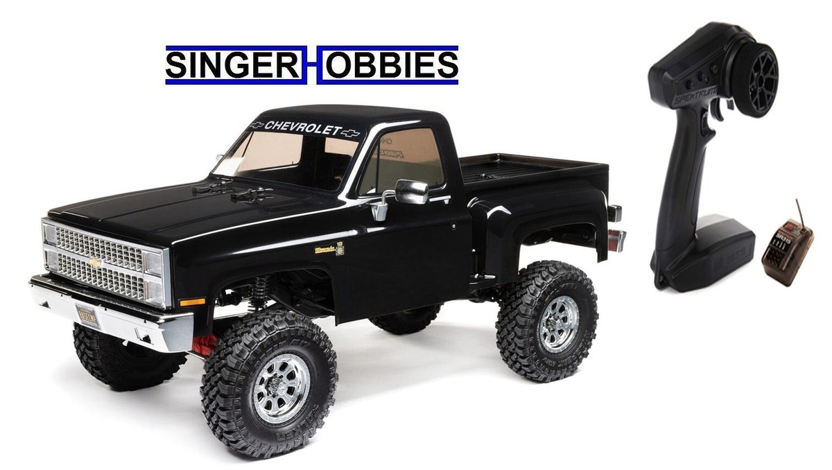 Axial AXI03030T2 1/10 SCX10 III Base Camp 1982 Chevy K10 4X4 RTR