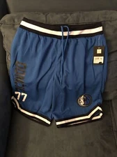 UNK BRAND DALLAS MAVERICKS LUKA DONCIC #77 NBA SHORTS NWT SIZE  M MENS