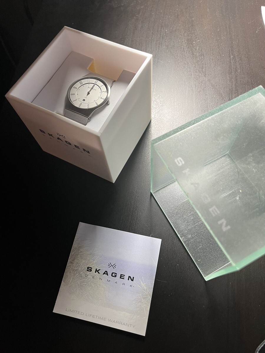 SKAGEN Denmark 233XLTTN Resistant 3ATM　移動品　箱付き SKAGEN DENMARK 233XLSS STEEL SLIM 3ATM SILVER TONE MESH BAND MEN'S