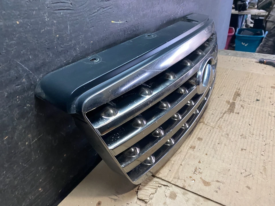 Parrilla superior delantera Infiniti Fx35 2006 2007 2008 con emblema OEM V2761 DG Foto 3 de 4