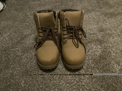 Outdoor lace-up boots size 7